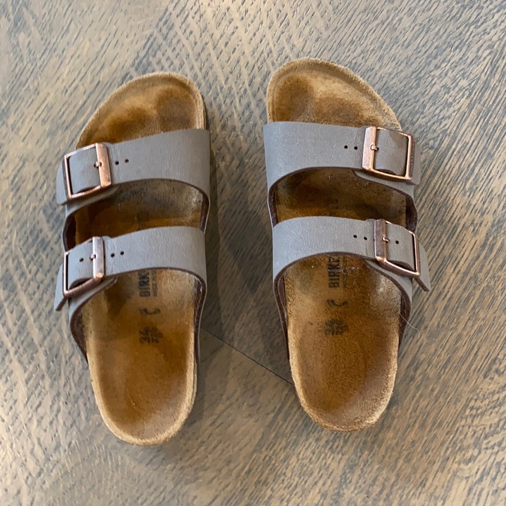 Birkenstock’s size 34 Arizona Mocha color